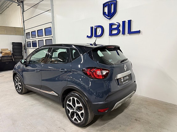 Renault Captur 3 of 5
