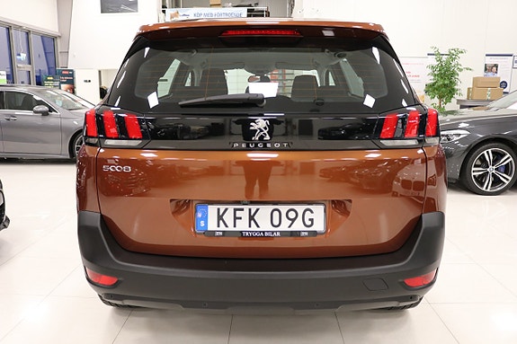 Peugeot 5008 3 of 5