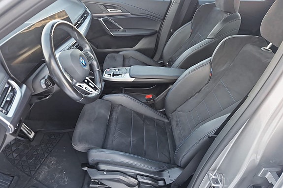 BMW X1 4 of 5