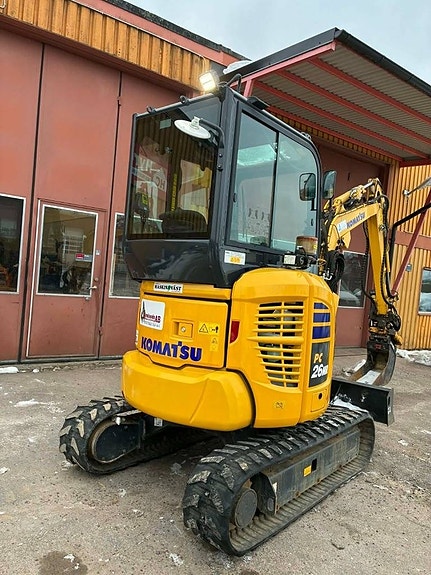Komatsu minigrävare PC26 med Rototilt och 3 skopor