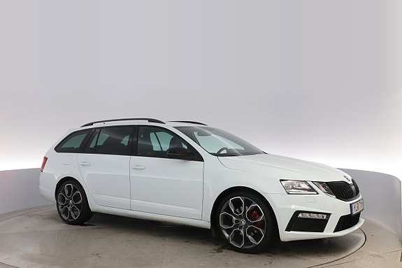 Skoda Octavia 2 of 5