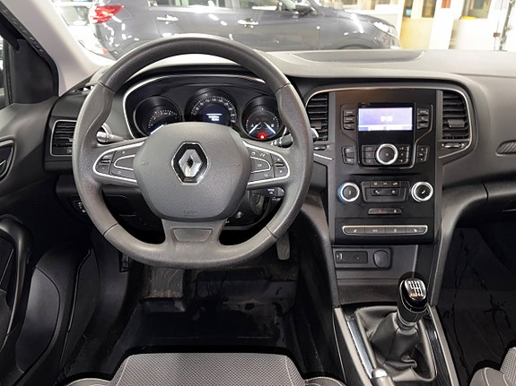 Renault Megane IV 3 of 5