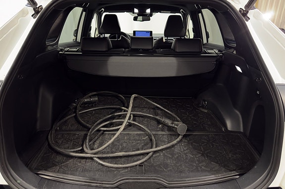 Toyota RAV4 Plug-in Hybrid 7 of 23