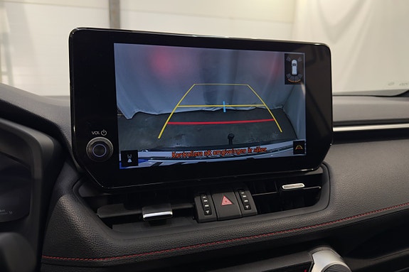 Toyota RAV4 Plug-in Hybrid 18 of 23