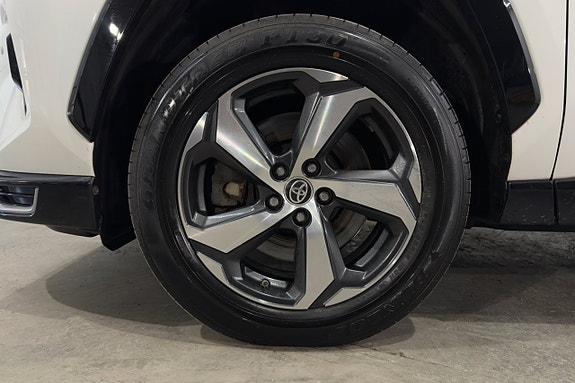 Toyota RAV4 Plug-in Hybrid 23 of 23