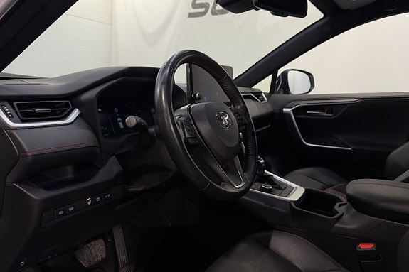 Toyota RAV4 Plug-in Hybrid 10 of 23