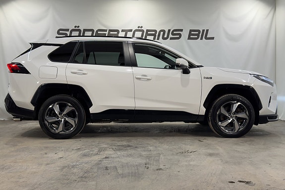 Toyota RAV4 Plug-in Hybrid 5 of 23