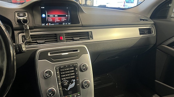 Volvo V70 10 of 14