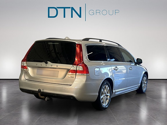 Volvo V70 2 of 14