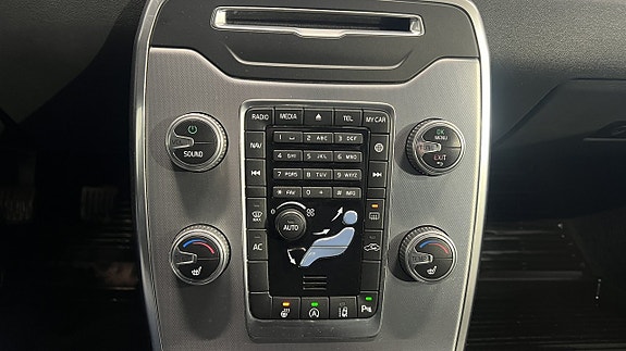 Volvo V70 11 of 14