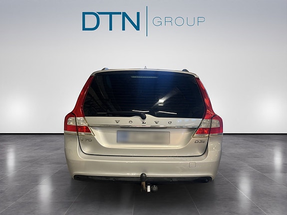 Volvo V70 3 of 14