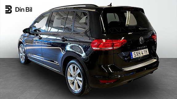 Volkswagen Touran 3 of 5
