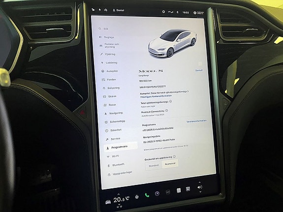 Tesla Model S 19 of 25