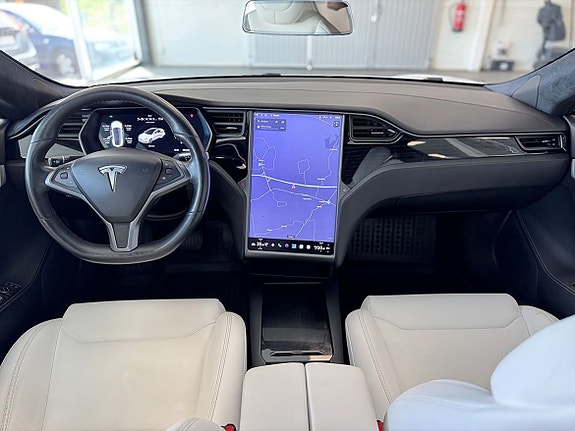 Tesla Model S 10 of 25