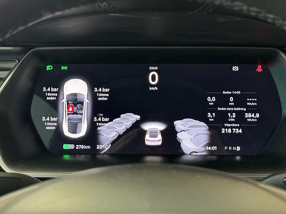 Tesla Model S 18 of 25