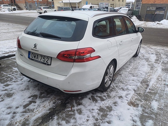 Peugeot 308 SW 4 of 23