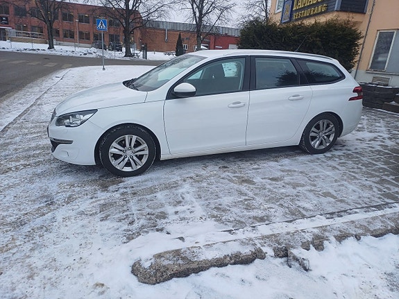 Peugeot 308 SW 9 of 23