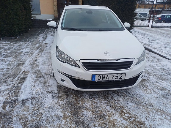 Peugeot 308 SW 16 of 23