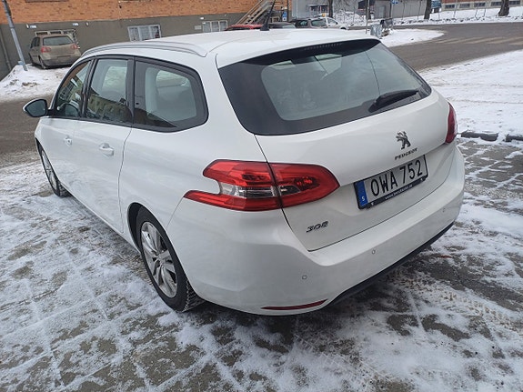 Peugeot 308 SW 3 of 23