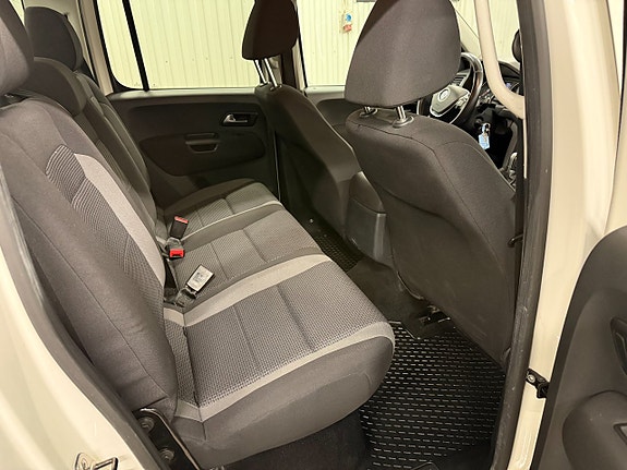 Volkswagen Amarok 8 of 25