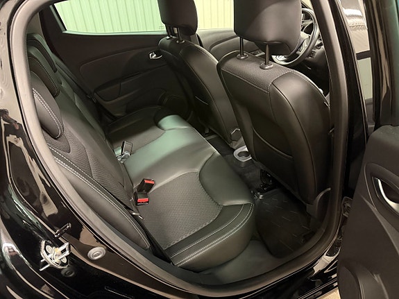 Renault Clio 11 of 21