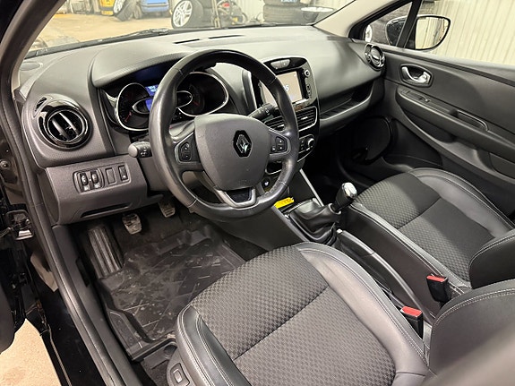 Renault Clio 15 of 21