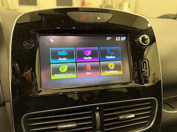 Renault Clio 18 of 21
