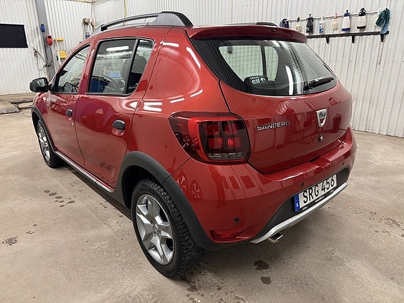 Dacia Sandero Stepway 2 of 5