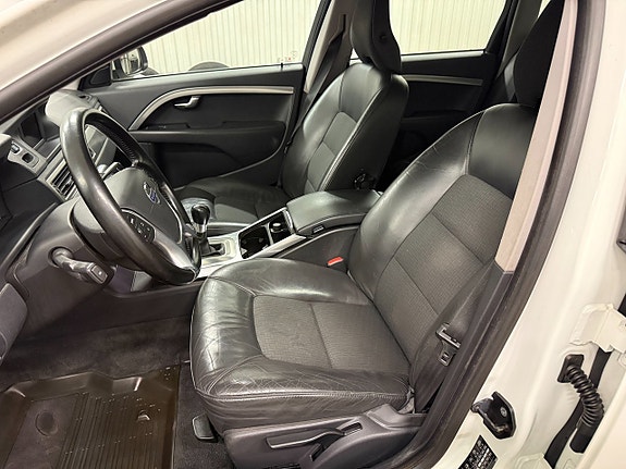Volvo V70 16 of 19