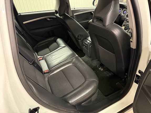 Volvo V70 11 of 19