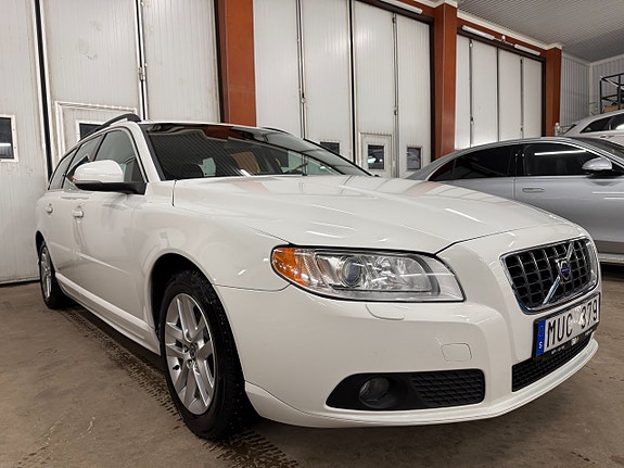 Volvo V70 3 of 19