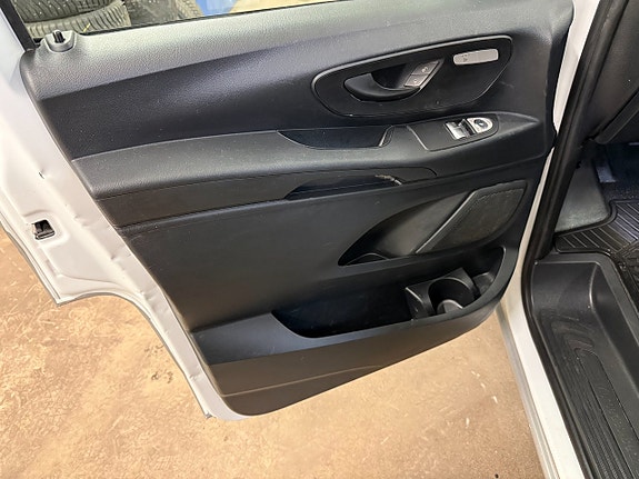 Mercedes-Benz Vito 119 12 of 25