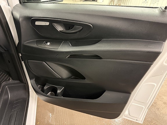 Mercedes-Benz Vito 119 11 of 28