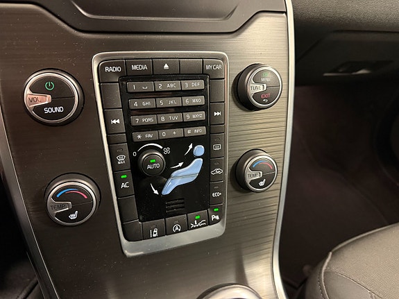 Volvo V70 17 of 27