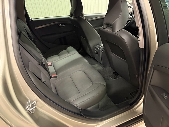 Volvo V70 10 of 27