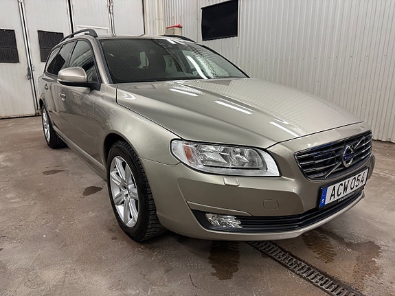 Volvo V70 3 of 27