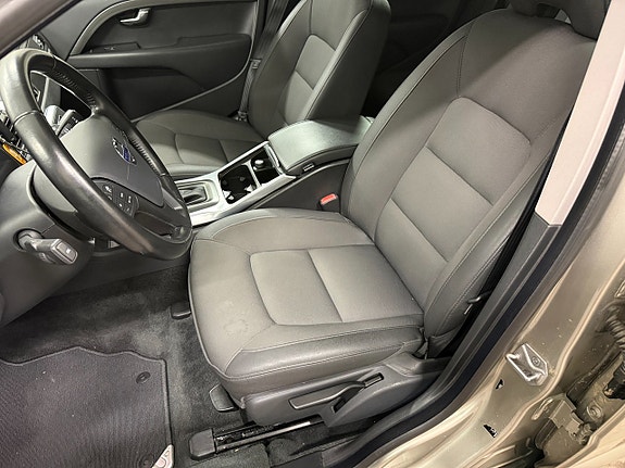 Volvo V70 15 of 27