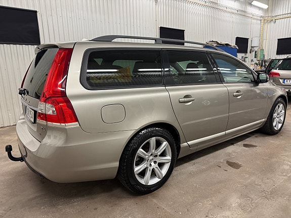 Volvo V70 6 of 27