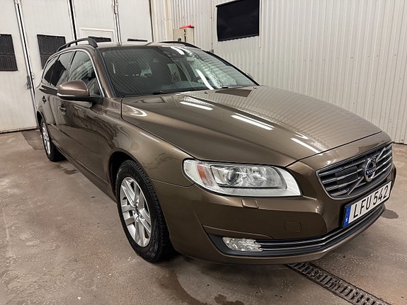 Volvo V70 3 of 24