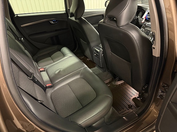 Volvo V70 9 of 24