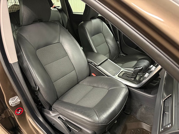 Volvo V70 11 of 24