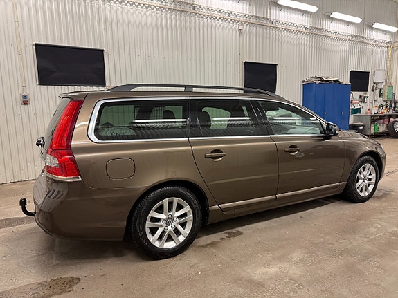 Volvo V70 6 of 24