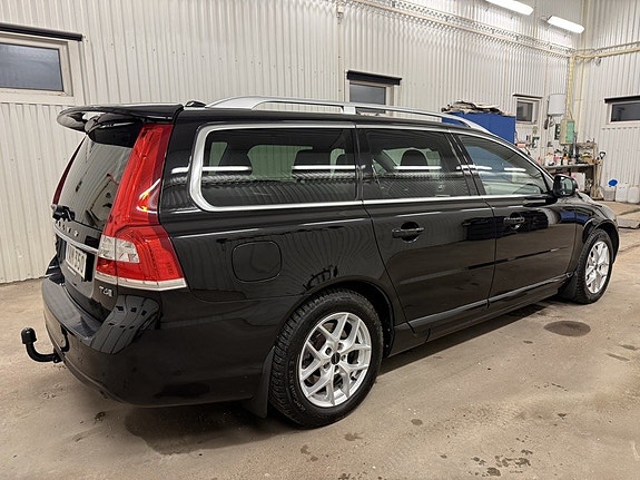 Volvo V70 6 of 27