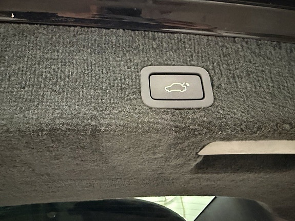 Volvo V70 8 of 27