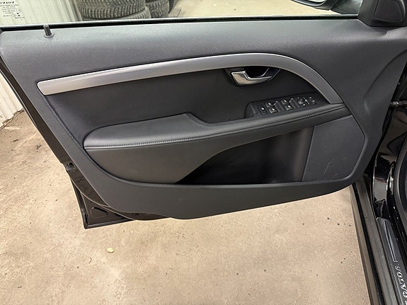 Volvo V70 13 of 27