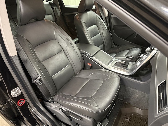 Volvo V70 12 of 27