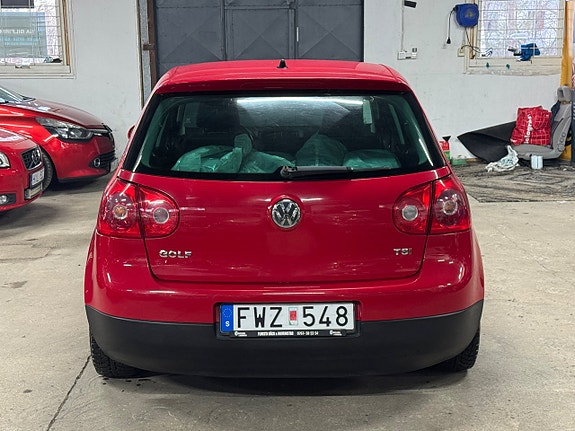 Volkswagen Golf V 5 of 16