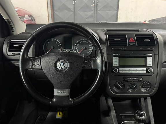 Volkswagen Golf V 12 of 16