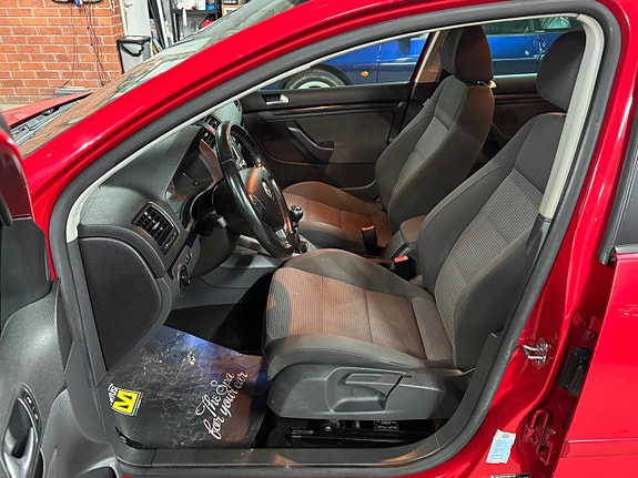 Volkswagen Golf V 8 of 16