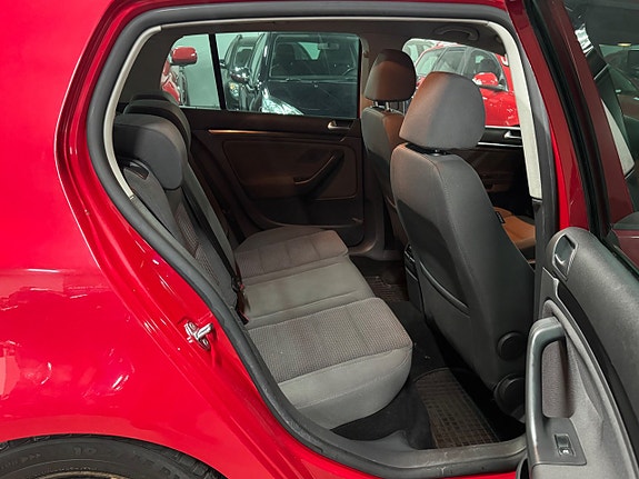 Volkswagen Golf V 10 of 16